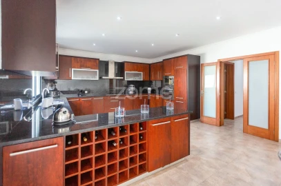 Moradia T3 para Venda em Calhetas