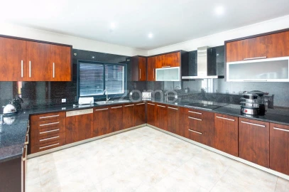 Moradia T3 para Venda em Calhetas