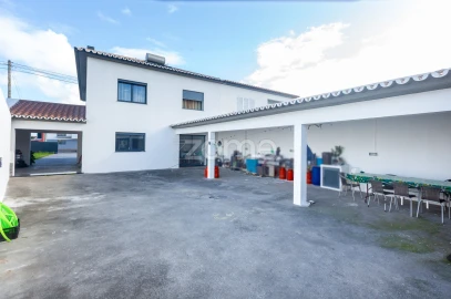 Moradia T3 para Venda em Calhetas