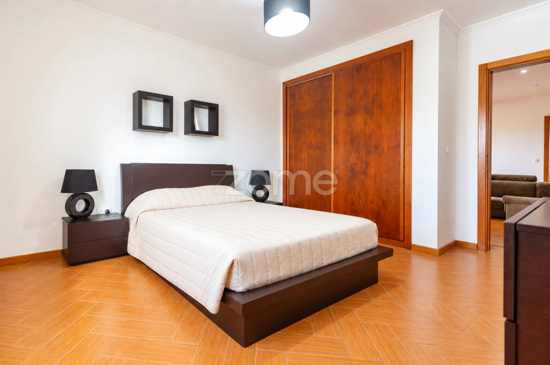 Moradia T3 para Venda em Calhetas Foto 26
