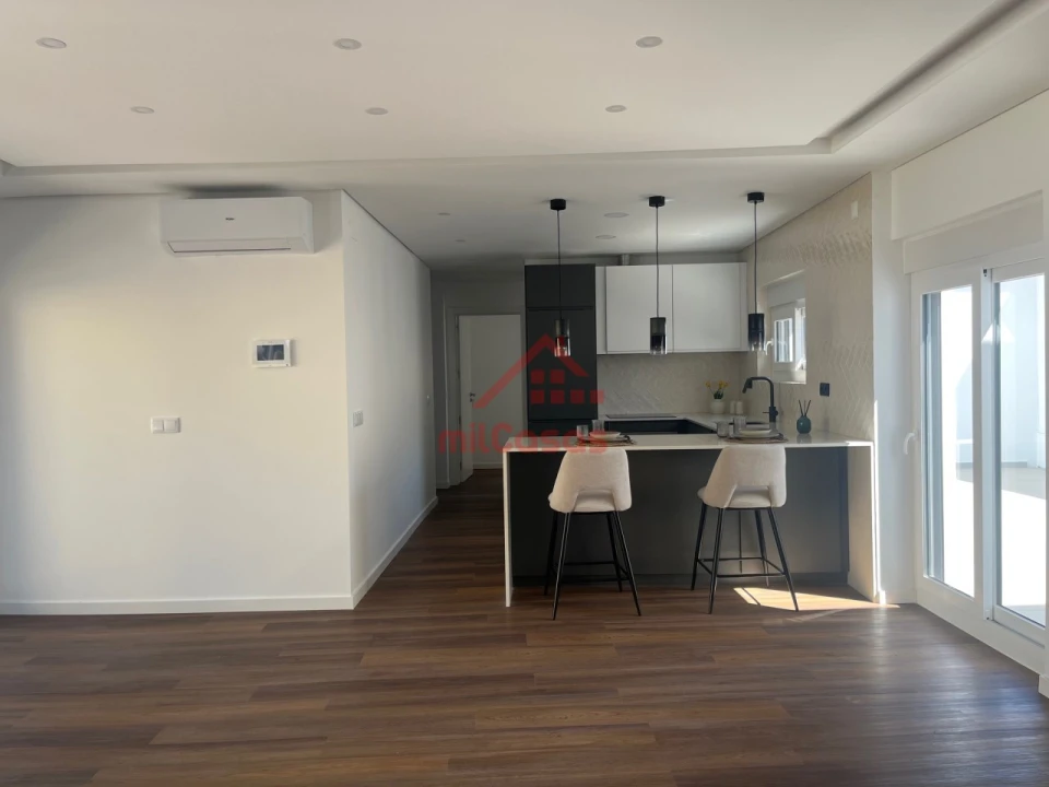 Moradia T3 para Venda em Santa Maria, São Pedro e Matacães Foto 3