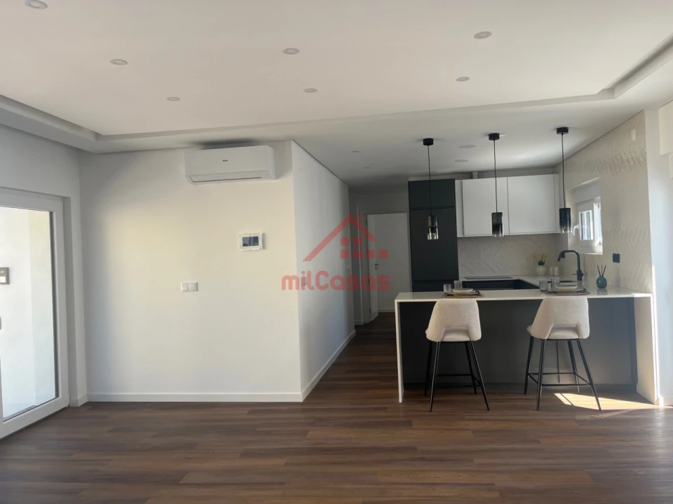 Moradia T3 para Venda em Santa Maria, São Pedro e Matacães Foto 4