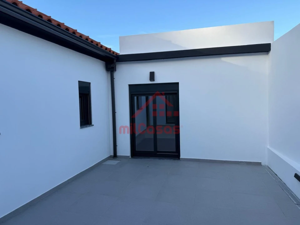 Moradia T3 para Venda em Santa Maria, São Pedro e Matacães Foto 27