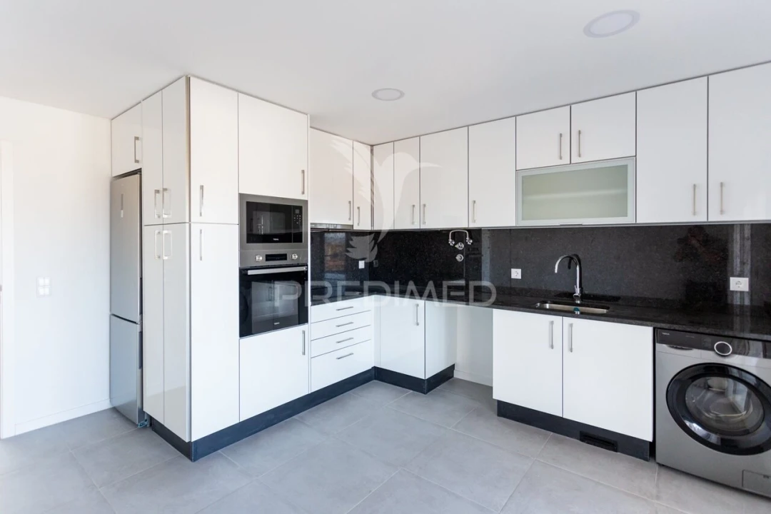 Apartamento T3 para Venda em Seixal, Arrentela e Aldeia de Paio Pires Foto 2