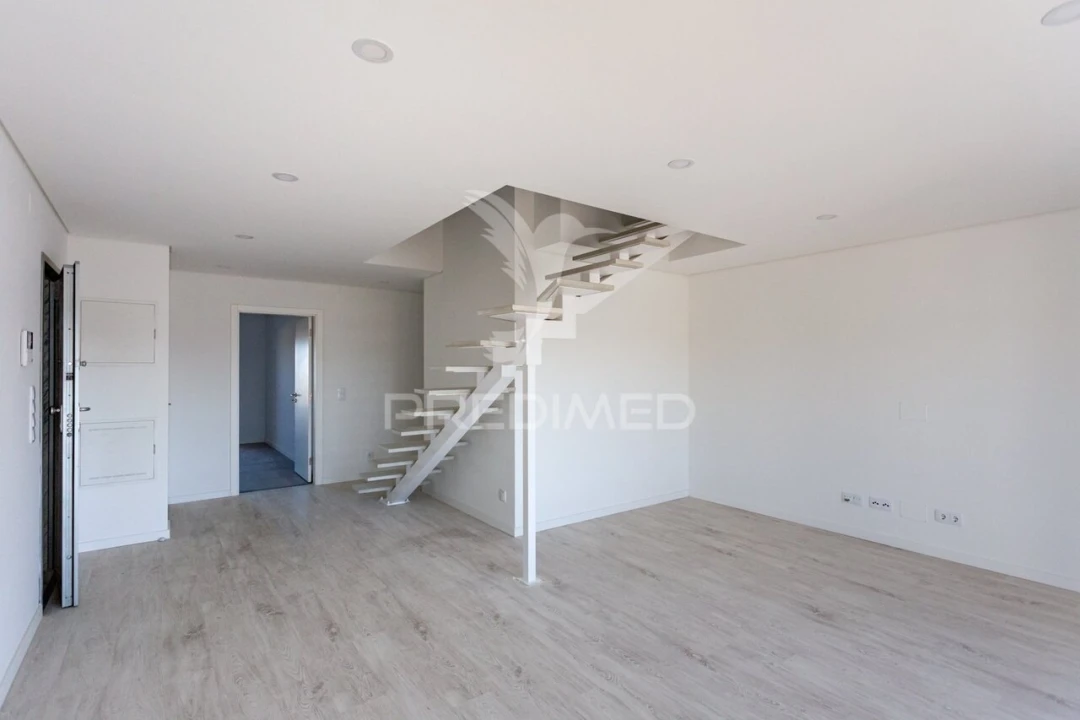 Apartamento T3 para Venda em Seixal, Arrentela e Aldeia de Paio Pires Foto 7
