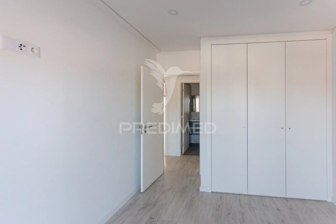 Apartamento T3 para Venda em Seixal, Arrentela e Aldeia de Paio Pires Foto 12