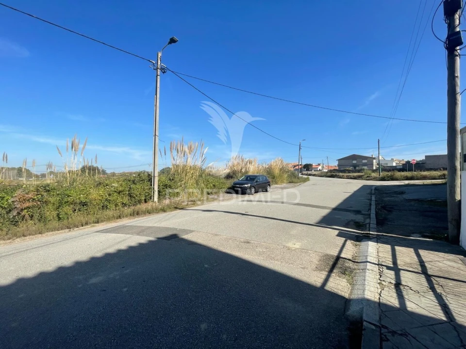 Moradia T3 para Venda em Arcozelo Foto 3