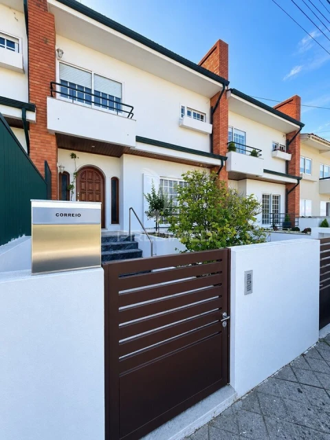 Moradia T3 para Venda em Arcozelo