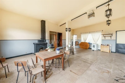 Prédio para Venda em Sobral de São Miguel