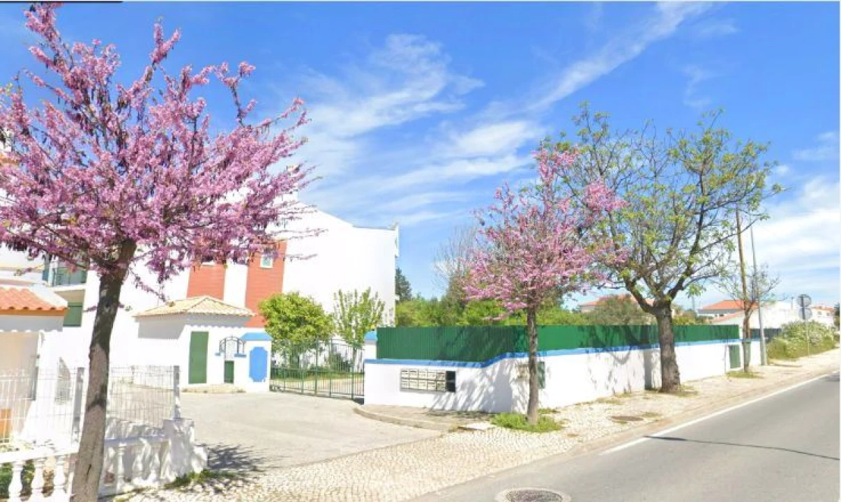 Apartamento T3 para Venda em Ferreiras Foto 1