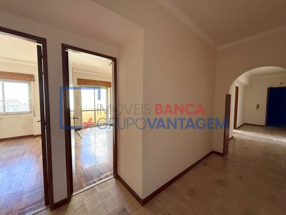 Apartamento T2 para Venda em Pontinha e Famões Foto 6