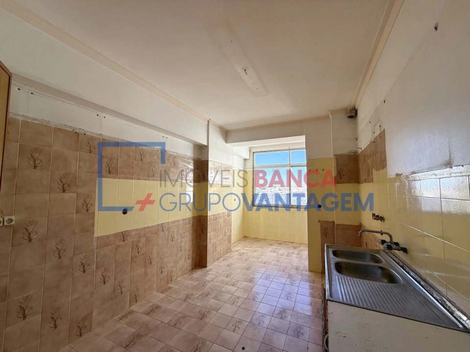 Apartamento T2 para Venda em Pontinha e Famões Foto 7