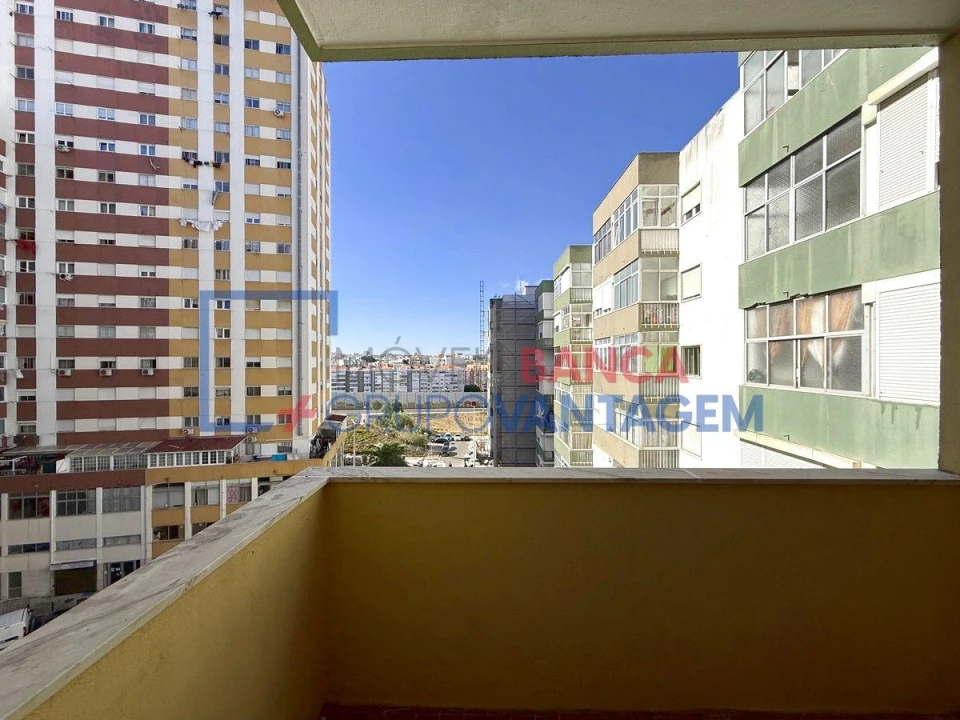 Apartamento T2 para Venda em Pontinha e Famões Foto 19