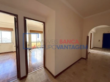 Apartamento T2 para Venda em Pontinha e Famões