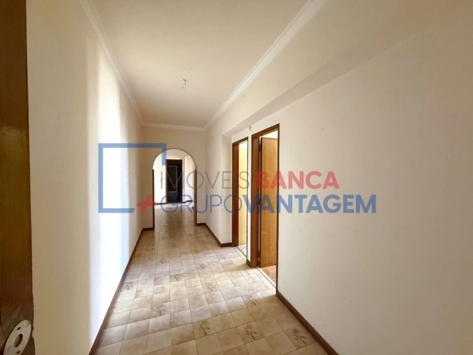 Apartamento T2 para Venda em Pontinha e Famões Foto 5