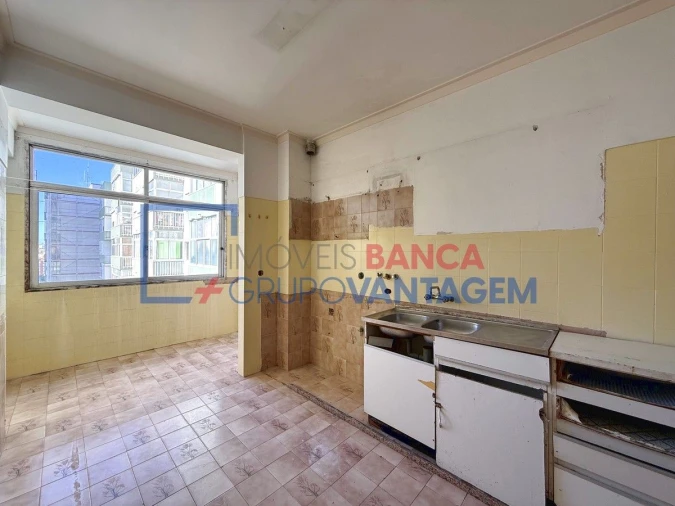 Apartamento T2 para Venda em Pontinha e Famões Foto 8