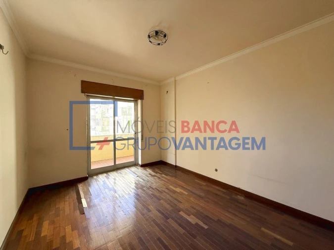Apartamento T2 para Venda em Pontinha e Famões Foto 14