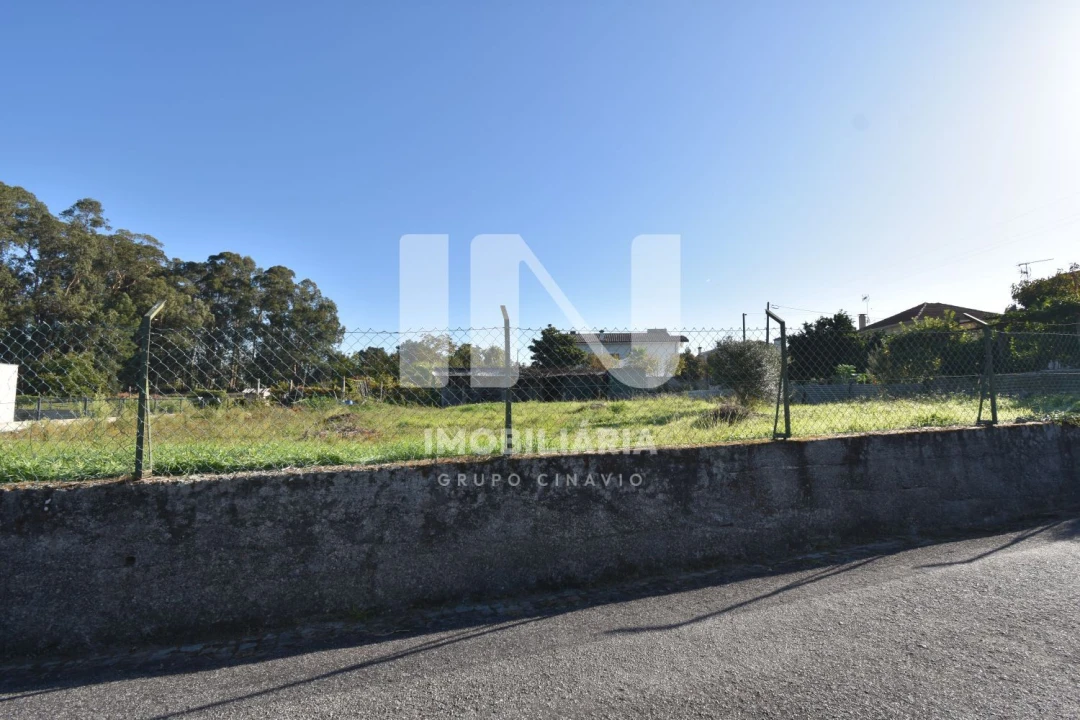 Terreno para Venda em Areias, Sequeirô, Lama e Palmeira Foto 1
