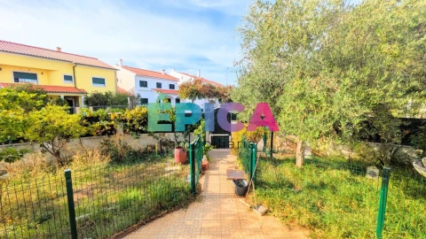Moradia T5 para Venda em São João Baptista