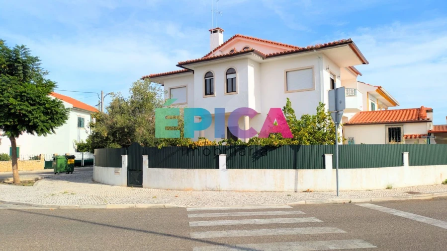 Moradia T5 para Venda em São João Baptista Foto 5