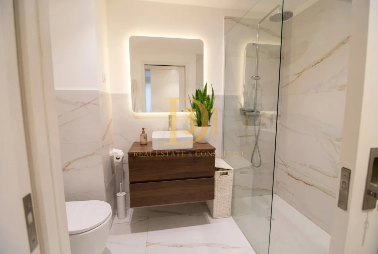 Apartamento T2 para Venda em Camara de Lobos Foto 8