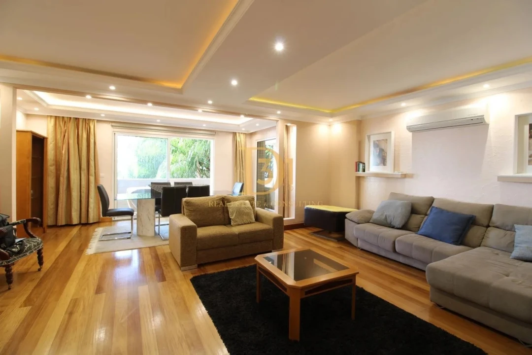 Apartamento T4 para Arrendamento em São Martinho Foto 2