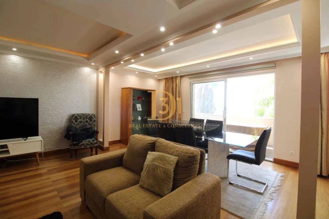 Apartamento T4 para Arrendamento em São Martinho Foto 10