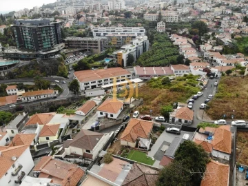 Terreno para Venda em Funchal (São Pedro)