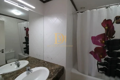 Apartamento T4 para Venda em São Martinho