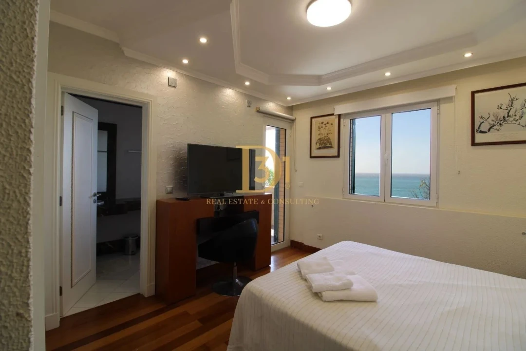 Apartamento T4 para Venda em São Martinho Foto 6
