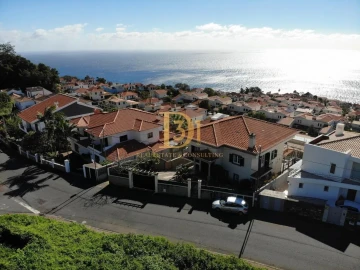 Moradia T4 para Venda em Funchal (Santa Maria Maior)