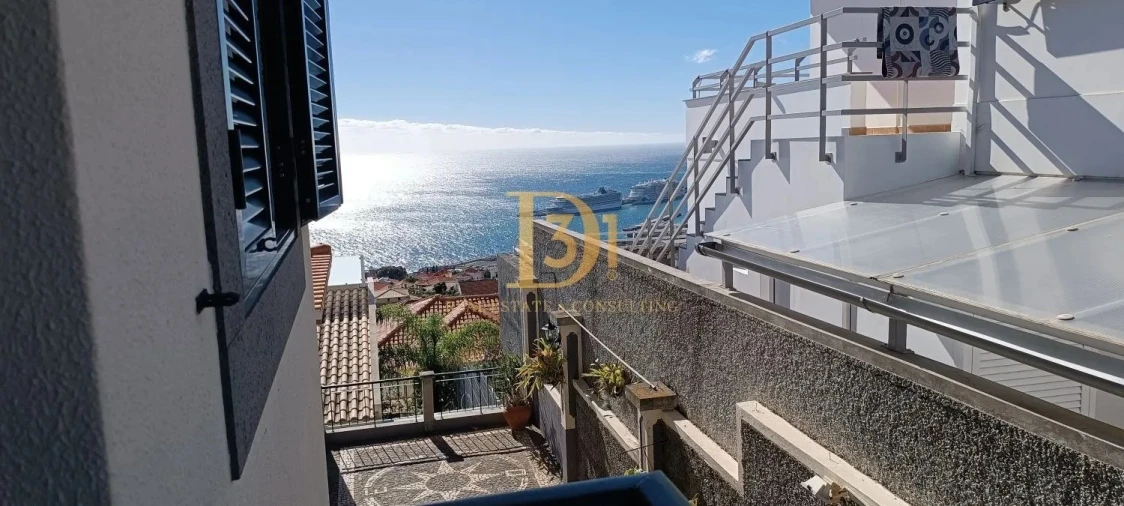 Moradia T4 para Venda em Funchal (Santa Maria Maior) Foto 11