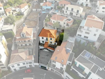 Moradia T4 para Venda em Funchal (Santa Maria Maior)