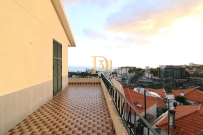 Moradia T3 para Venda em Funchal (São Pedro)