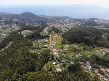 Terreno para Venda em Camacha