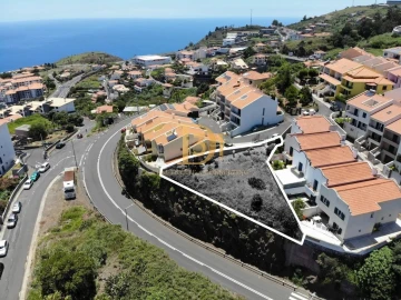 Terreno para Venda em Caniço