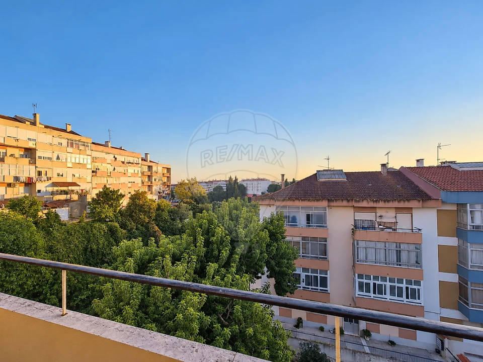 Apartamento T3 para Venda em Póvoa de Santa Iria e Forte da Casa Foto 41