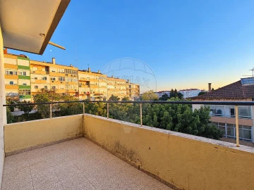 Apartamento T3 para Venda em Póvoa de Santa Iria e Forte da Casa