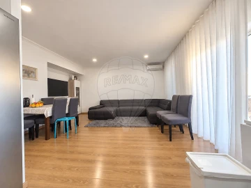 Apartamento T3 para Venda em Póvoa de Santa Iria e Forte da Casa