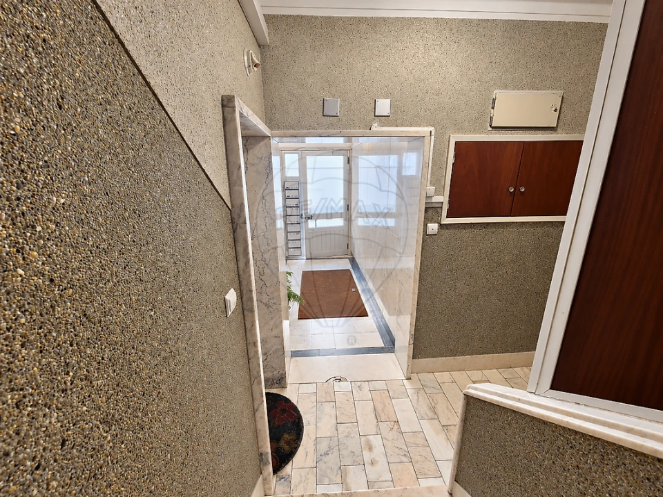 Apartamento T3 para Venda em Póvoa de Santa Iria e Forte da Casa Foto 15