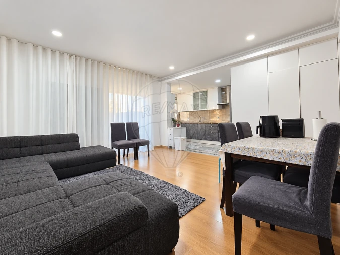 Apartamento T3 para Venda em Póvoa de Santa Iria e Forte da Casa Foto 40