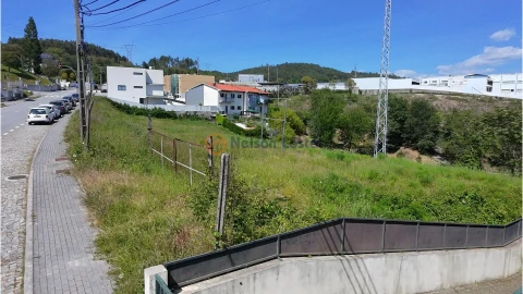 Terreno para Venda em Pencelo