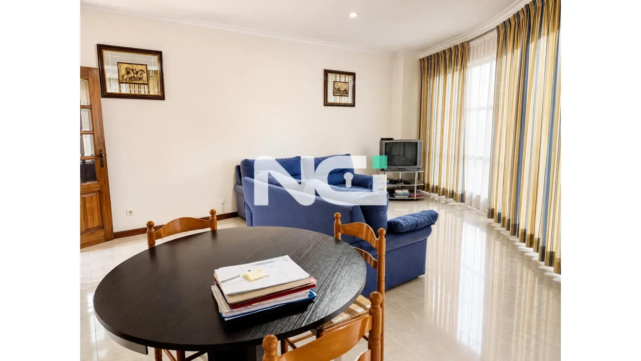Apartamento T3 para Venda em Urgezes Foto 3