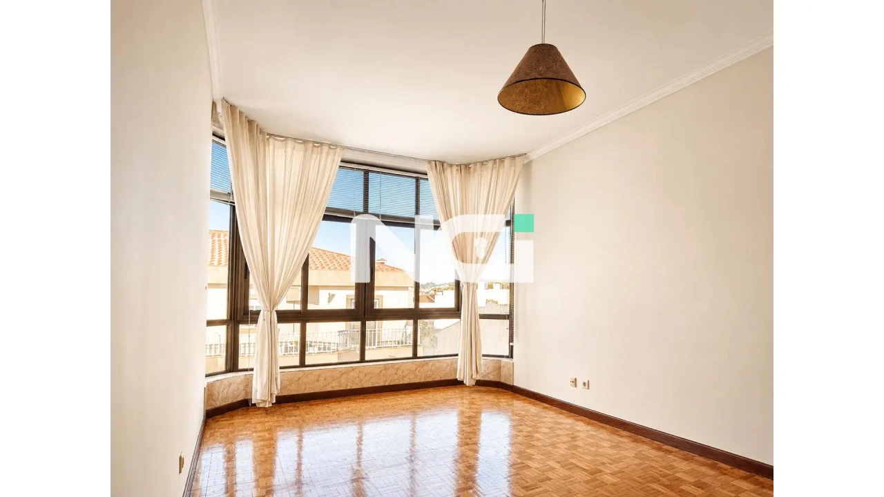 Apartamento T3 para Venda em Urgezes Foto 4
