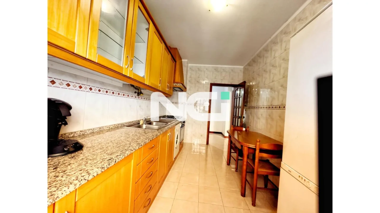 Apartamento T3 para Venda em Urgezes Foto 18