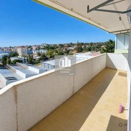 Apartamento T4 para Venda em Charneca de Caparica e Sobreda