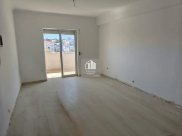 Apartamento T4 para Venda em Charneca de Caparica e Sobreda