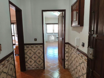 Apartamento T3 para Venda em Charneca de Caparica e Sobreda