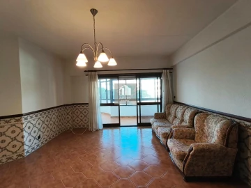 Apartamento T3 para Venda em Charneca de Caparica e Sobreda