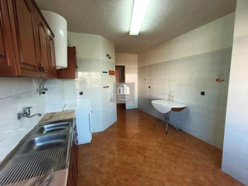 Apartamento T3 para Venda em Charneca de Caparica e Sobreda